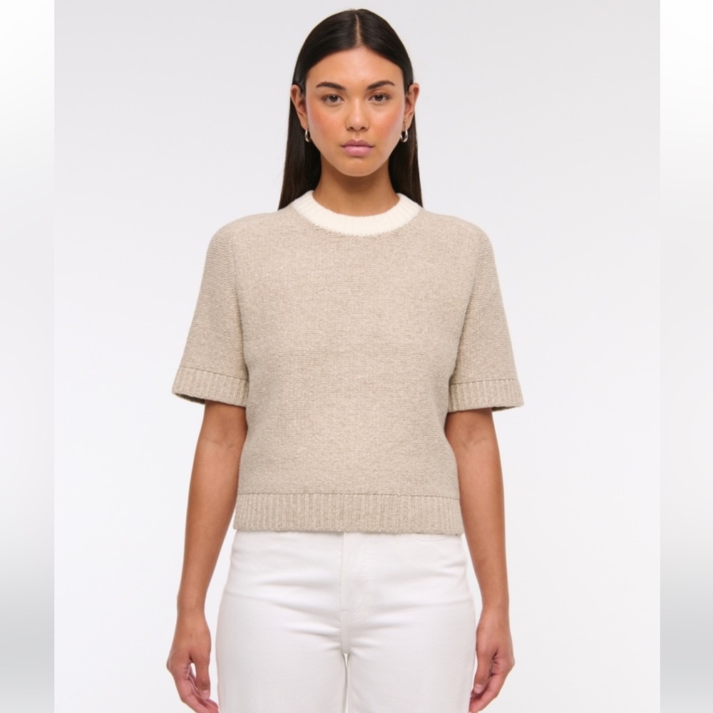 A&f Madeline crew sweater tee